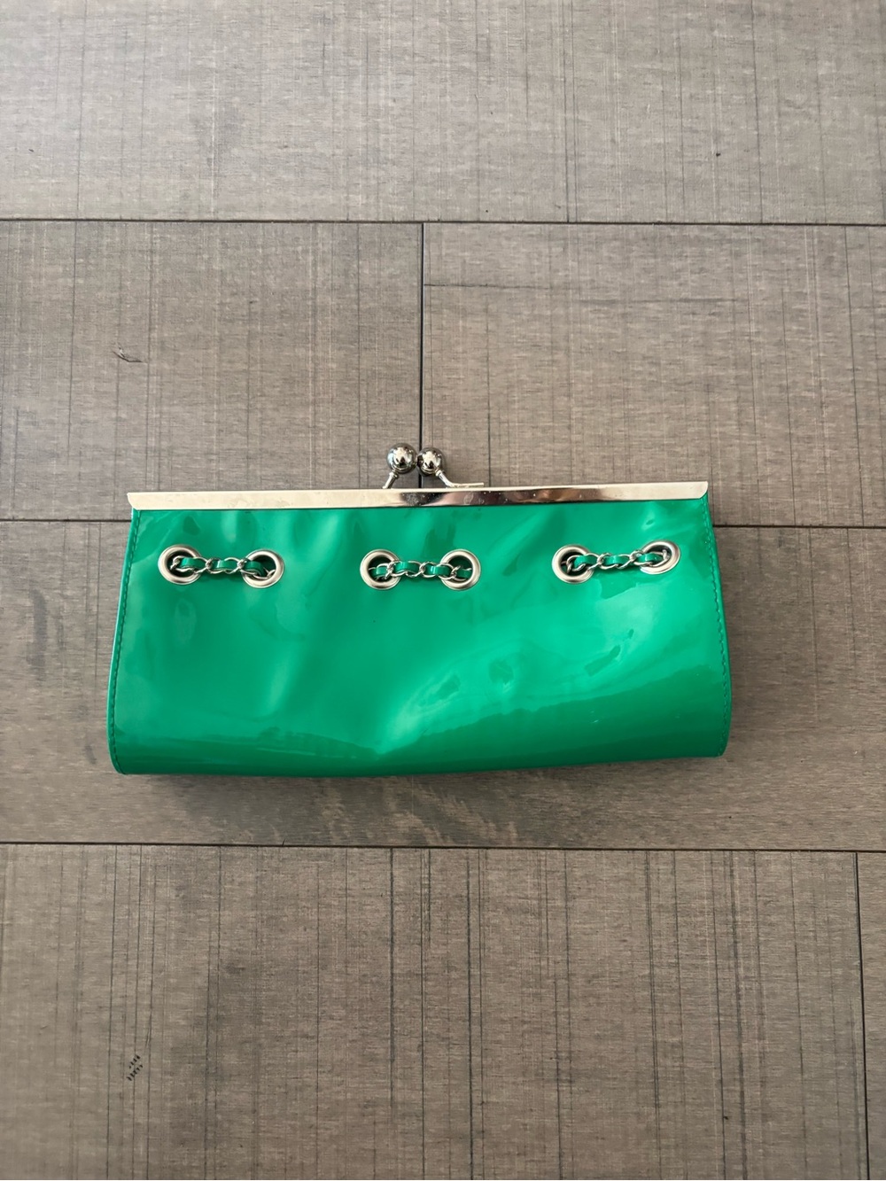🦋Y2K🦋Kiss-Lock Clutch- Patent Green Leather & Chain Eyelet Detail